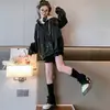 Chaqueta de Cuero de Primavera para Niñas 2026 Nuevo Estilo Coreano Moda Chaqueta con Capucha para Niñas Pequeñas Primavera y Otoño Abrigo de Moda