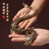 Adornos de dragón dorado de cinco garras de aleación pueden ser móviles para ganar dinero Manillar de dragón chino Decoraciones de escritorio para oficina en casa