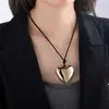Joia Internacional da Amazon Colar Gargantilha Veludo Elegante Retrô Francês Estilo Cool Colar Geométrico de Metal para Mulheres