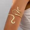 Uma Pulseira Aberta em Forma de Cobra Geométrica, Elegante e Simples para Mulheres que é Versátil para o Uso Diário