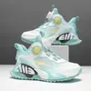 Sapatos Infantis Primavera e Verão Novos Malha Respirável Tênis de Basquete para Meninos Sapatos Esportivos para Crianças Médias e Grandes Sapatos de Corrida Antiderrapantes Modernos