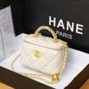 Estilo Nuevo Primavera y Verano 2026 Bolso Cruzado con Patrón de Diamantes, Neceser Pequeño de Bola Dorada, Bolso Cuadrado de Caja para Mujer, Moderno y Versátil