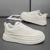 Zapatillas blancas para hombre, nuevo estilo coreano de otoño, suela gruesa, que aumentan la altura, malla transpirable, zapatos casuales antideslizantes de moda
