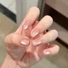El Artículo de Moda Más Vendido de Celebridad de Internet de Xiaohongshu: Puntas de Uñas Ojo de Gato de Vidrio Dorado Champagne Ligeramente Borrachas con Tonos Rosados que Realzan el Cutis y Añaden un Toque de Lujo