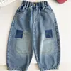 Vale do Vento 2026 Outono Novo Tendência Personalidade Cool Crianças Patch Calça Jeans Retro Versátil Meninos Primavera Outono Calça Comprida