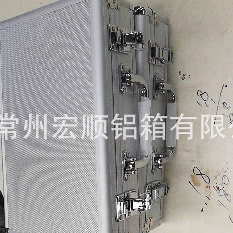 2154843399_1681960895