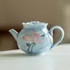 Tetera de Cerámica Arita Pintada a Mano con Magnolia Brumosa de las Dinastías Tang y Song, Juego de Té Kung Fu para Uso Doméstico con Filtro de Agujero de Bola y Diseño Floral, Tetera de Mano