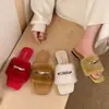 Las opciones bajo los pies son todas por comodidad