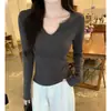 Camiseta blanca de manga larga para mujer, estilo coreano primavera y otoño, cuello en V, hombro normal, color liso, corte holgado, versátil, caída relajada, top de punto