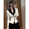 Top de punto patchwork en blanco y negro para mujer, súper elegante para otoño e invierno, único y no repetitivo, elegante chaqueta suéter que ciñe la cintura
