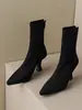 Botas de tornozelo femininas de bico fino e salto fino, botas de camurça elásticas slim-fit de inverno, saltos altos estilo britânico retrô, elegantes botas de salto baixo (kitten heel)
