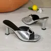 Sandálias Abertas de Verão 2026 Novo Estilo Europeu e Americano com Padrão de Crocodilo para Mulheres, Sandálias Slide de Solado Macio, Tamanho Grande, Modernas e Versáteis