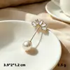 Broche de flor de roupas de luxo leve fivela anti-exposição broche de zircônia pino de broche folha pérola broche grande ornamento