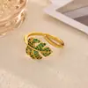 Europa y Estados Unidos transfronterizo exquisito anillo de flor con incrustaciones de circón verde para mujer 2025 nuevo anillo retro de alta calidad al por mayor