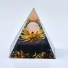 Fábrica de artesanías para decoración de escritorio de oficina en casa con grava de pirámide de cristal de resina epoxi de comercio exterior transfronterizo