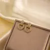 Pendientes de Corazón de Circonita Completa Lujo Ligero, Exquisitos, Modernos y de Gama Alta para Mujer, Aguja de Plata S925, Elegantes, Versátiles, Pendientes Súper Brillantes, Venta al por Mayor