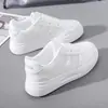 Nuevas Zapatillas de Malla Gruesa Versátiles de Verano 2026 para Mujer, Zapatillas Casuales para Estudiantes, Zapatos Blancos de Moda para Chicas