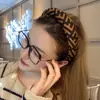 Diadema Ancha de Moda Retro Estilo Coreano de Gamuza con un Toque de Lujo, Accesorio para el Cabello Versátil y Elegante para Mujeres