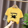 Top de estilo patchwork de dos piezas falsas, moderno y a la moda, para niñas, camiseta de manga larga a rayas de algodón puro con dibujos animados