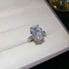 Conjunto de brincos e anel ovais com zircônia da moda, apresentando uma delicada corrente para clavícula com um design luxuoso e sofisticado, uma coleção de joias única e refinada
