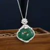 Nuevo Collar de Cerradura Ruyi de Jade Verde Estilo Chino con Incrustaciones Completas de Diamante, Exquisito Diseño de Cerradura de Palacio, Cadena para el Cuello de Diseño de Nicho