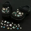 Flores de simulação de resina adequadas para flores de sapato clog de golfinho pequeno, sensação de alta qualidade da moda, corrente original DIY, fivela, atacado