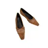 Terciopelo de otoño nuevo bajo precio versátil estilo retro sin cordones zapatos de abuela suela suave boca poco profunda zapatos de un solo color para mujer punta cuadrada 2026 para ir al trabajo