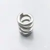 Accesorios para telar de chorro Tsudakoma Red Flag, que incluyen un pequeño bloque cuadrado de metal con un resorte en cada extremo, tornillos de 5M y un marco integral South Sea