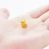 Oro arena chapado en cobre puro oro real de 24k en toda la red rojo bolsa de la suerte accesorios al por mayor imitación oro duro 3D con cuentas sueltas para bricolaje