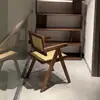 Cadeira de Jantar em Madeira Maciça e Rattan Estilo Wabi-Sabi com Encosto, Design Moderno para Casa, Pousada, Varanda, Quarto, Cadeira de Lazer de Alto Valor Estético