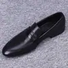 Zapatos de Piel para Hombre Primavera Nuevo Estilo 2026 Zapatos Casuales para Hombre Negocios Suela Suave Superficie Suave Mocasines sin Cordones Zapatos de Piel