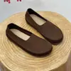 2026 Estilo Coreano de Moda Chic Verano Nuevos Zapatos Casuales Hechos a Mano para Mujer de Punta Redonda Plana Suela Suave Boca Baja Zapatos de una Sola Pieza de Dos Vías