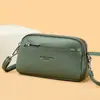 Bolsa Quadrada Pequena de Couro Macio Feminina 2024 Nova Moda Casual para Mãe de Meia-Idade Bolsa de Ombro Transversal Bolsa de Mão Portátil