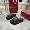 Sandálias de Dedo com Fivela de Metal da Marca G, Sola Grossa, Novo Estilo 2025, Sandálias Casuais Plataforma Reta para Aumentar Altura, Sandálias Casuais para Casal