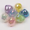 Concha Colorida Luminosa Transparente Cuentas de Corazón Resina Fantasía Cuentas Sueltas Anti-Arañazos Joyería para Niñas DIY Accesorios para Teléfono Móvil Venta al por Mayor
