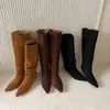 Botas femininas de cano alto com salto alto em couro legítimo, bico fino, salto médio fino, estilo para calçar