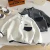 Sudadera Infantil 2026 Otoño e Invierno Nuevo Estilo para Niños y Niñas, Camiseta Base de Felpa Doble Cara, Elegante Camisa Polo con Cuello de Solapa para Bebés, Estilo de Moda