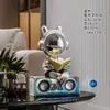 Adorno de Escritorio Explorador Espacial Astronauta Decoración para Sala de Estar Oficina Gabinete de Vino Regalo de Inauguración Altavoz Bluetooth