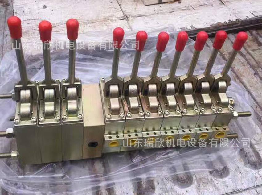操纵阀组222.jpg