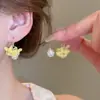 Brincos Geométricos Pérola Diamante Super Flash Agulha de Prata Luxo Leve Elegante Elegante Elegante Brincos Estilo Tribunal Retrô Francês Brincos para Mulheres