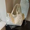 Bolsa Tote de Lunares Nueva Otoño 2026 Moda Femenina Gran Capacidad Versátil de Mano para Hombro Debajo del Brazo