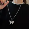 Collar de mariposa con incrustaciones de diamantes europeo y americano, colgante de moda cool para chica popular, cadena larga para suéter de moda hip hop callejero, personalidad para hombres y mujeres