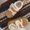 Sapatos de Algodão para Meninas 2025 Inverno Novo Sapatos de Veludo para Crianças Botas de Neve Quentes para Meninas de Meia-Idade e Pequenas Sapatos Peludos
