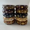 Yongge Accesorios Pulsera de Madera con Remaches Geométricos Estilo Europeo y Americano Moda Retro Personalidad Rombo Pulsera Adorno para la Muñeca