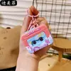 Llavero Clásico Retro de Dibujos Animados Grabadora de Cinta con Perro Blanco Pequeño Colgante Grabador de Música Llavero de Pareja Adorno de Regalo