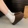 Pantuflas Birkenstock retro de cuero genuino para mujer que aumentan la altura, nuevo modelo de invierno 2025, slip-on de punta cerrada, medias pantuflas con forro de felpa