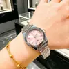 Novo relógio feminino de moda com movimento de quartzo de três ponteiros, mostrador redondo, pulseira de aço inoxidável, função de calendário, atacado de relógio de pulso feminino