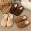 Em estoque~Sapatos de lã de cordeiro com sola grossa para mulheres, estilo Birkenstock de pelúcia, sem cadarço, forrados com fleece para aquecimento, chinelos de algodão femininos