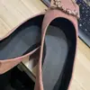 Zapatos planos casuales de punta fina estilo coreano para mujer, sin cordones, con hebilla redonda, perfectos para el trabajo. Colección Primavera/Verano 2026.