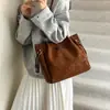 Bolso Tote Retro de Gran Capacidad para Mujer 2025 Otoño Nuevo Elegante Moderno Moda Lujo Accesible Estilo Extranjero Bolso de Hombro Único Cruzado
